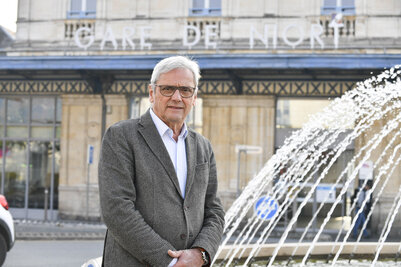 Portrait de Jacques Billy maire d?Aiffres et vice president de la CAN en charge des travaux autour de la gare. Portrait de Jacques Billy maire d?Aiffres et vice president de la CAN en charge des travaux autour de la gare.