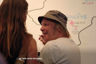 Lire la vidéo : Le musée Bernard d'Agesci vu par Philippe Katerine (fenêtre modale)