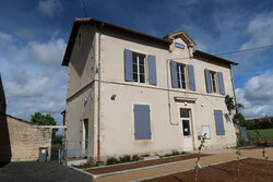 École de garçons et Mairie, actuellement Mairie IA79009852
