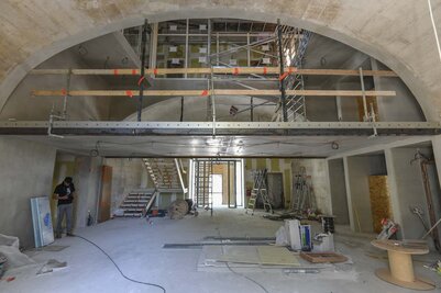 Visite de chantier du conservatoire Auguste Tolbèque à la Caserne Du Gesclin à Niort