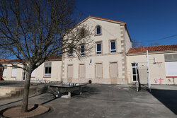 École communale mixte, dite école Éléonore IA79009674