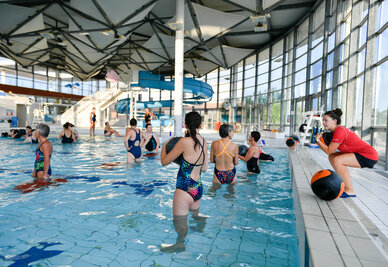 Séance d'aqua-training à la piscine des Fraignes à Chauray