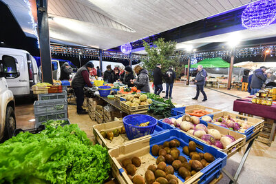 Soirée marché aux Halles d'Échiré marché tous les quinze jours